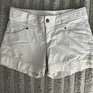 ATHLETIA. Women's Cream Shorts